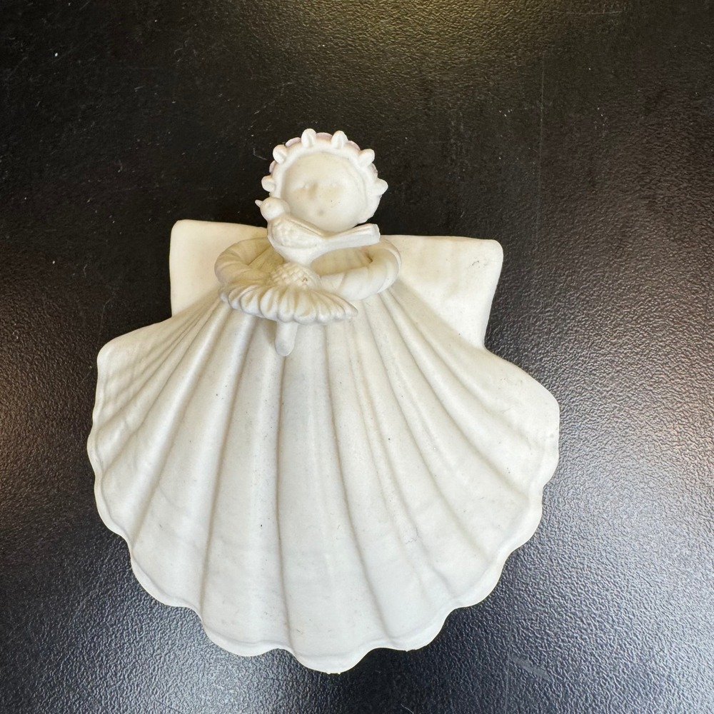 Enesco Angel Figurine Small White Scalloped Shell Gown Bird 1993 Vintage Decor